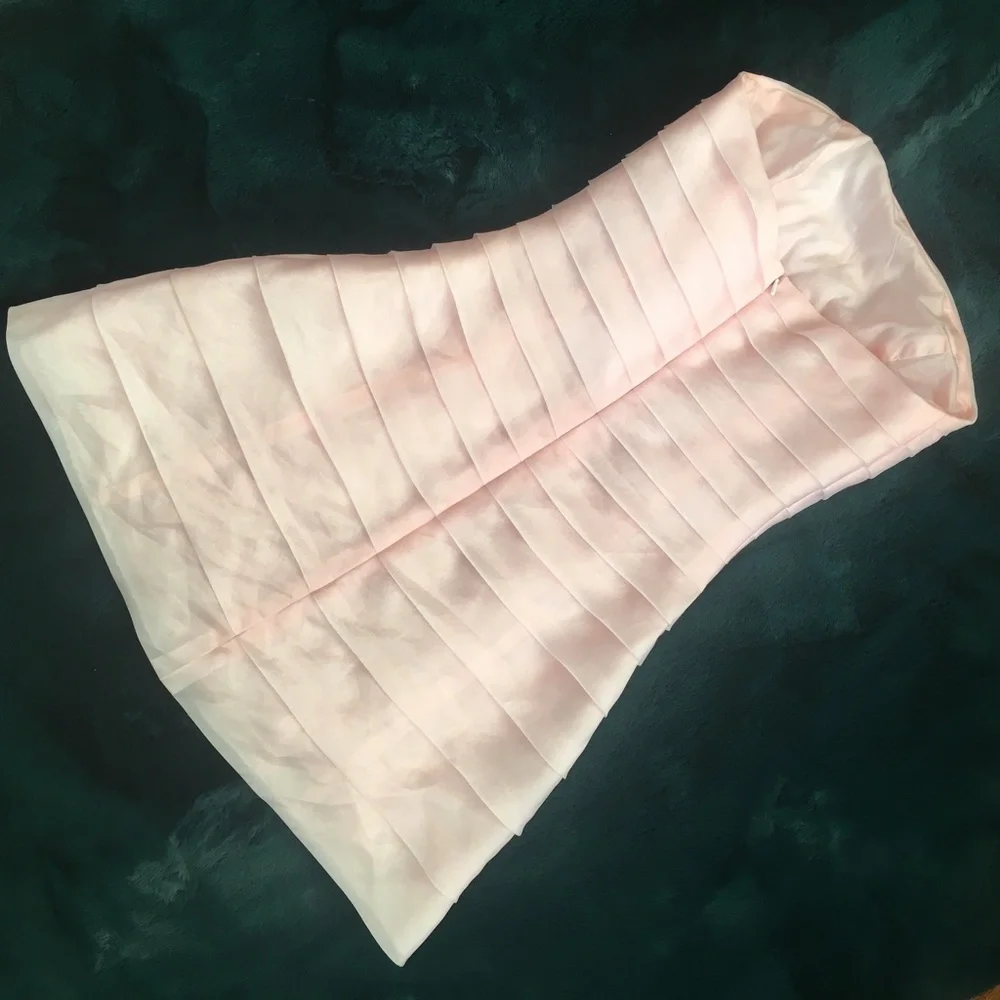 Pretty marshmallow pink layered mini boobtube formal dress. Small - Picture 2 of 6
